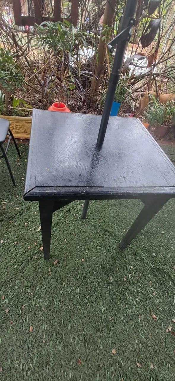 Solid wood table64352682385922121