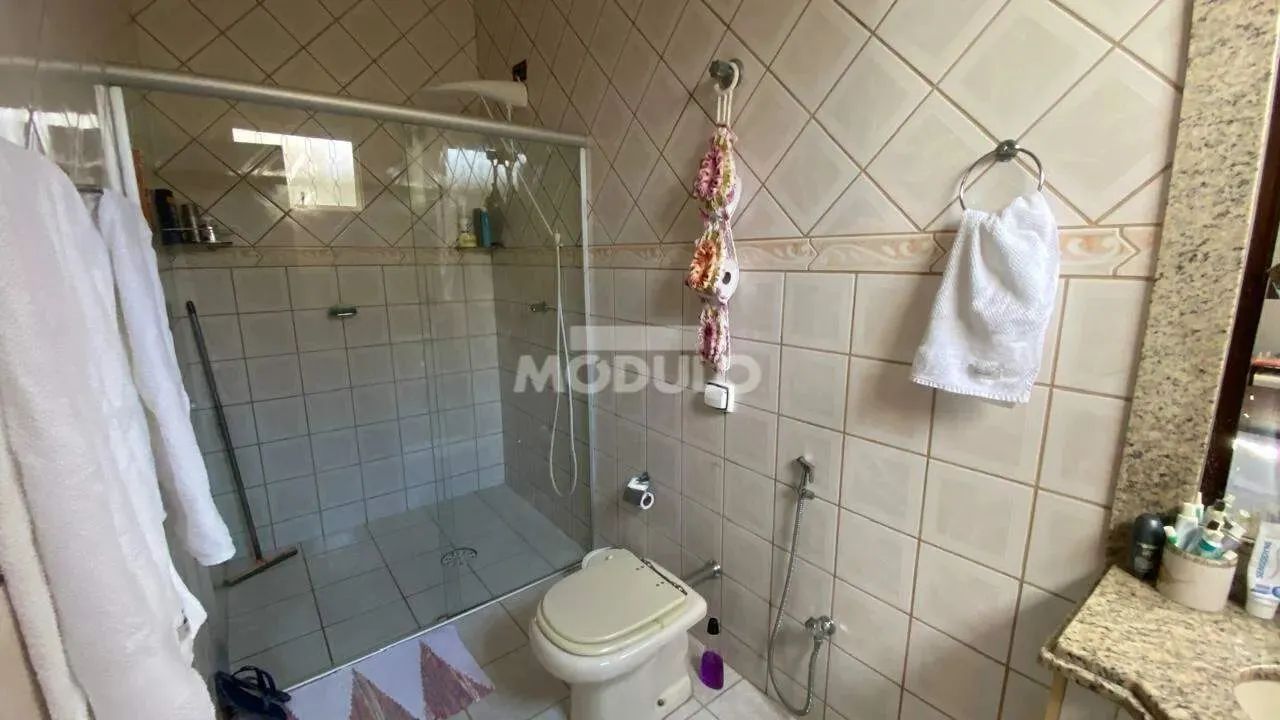 Casa residencial para locação Bairro Santa Mônica com 3 quartos - Foto 8