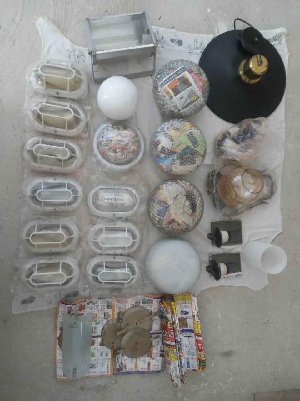 Luminárias, Tartarugas, Globos, Plafons, Holofote e outros.  - Foto 2