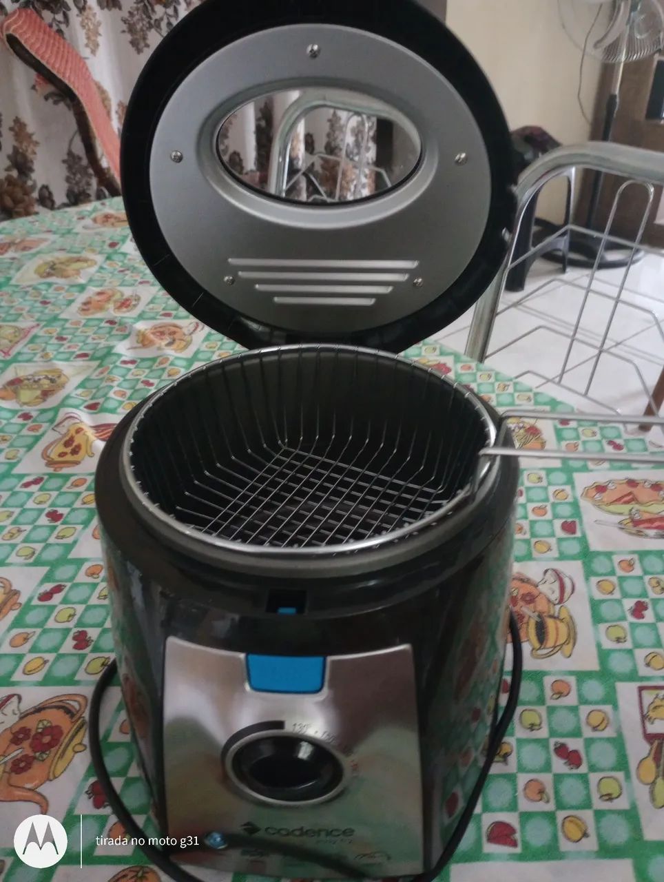 Vendo panela de arroz, 8o, , cafeteira 80, fritadeira elétrica,200, panificadora 250,00. - Foto 4