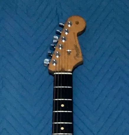 Guitarra Fender American Standard Stratocaster  - Foto 5
