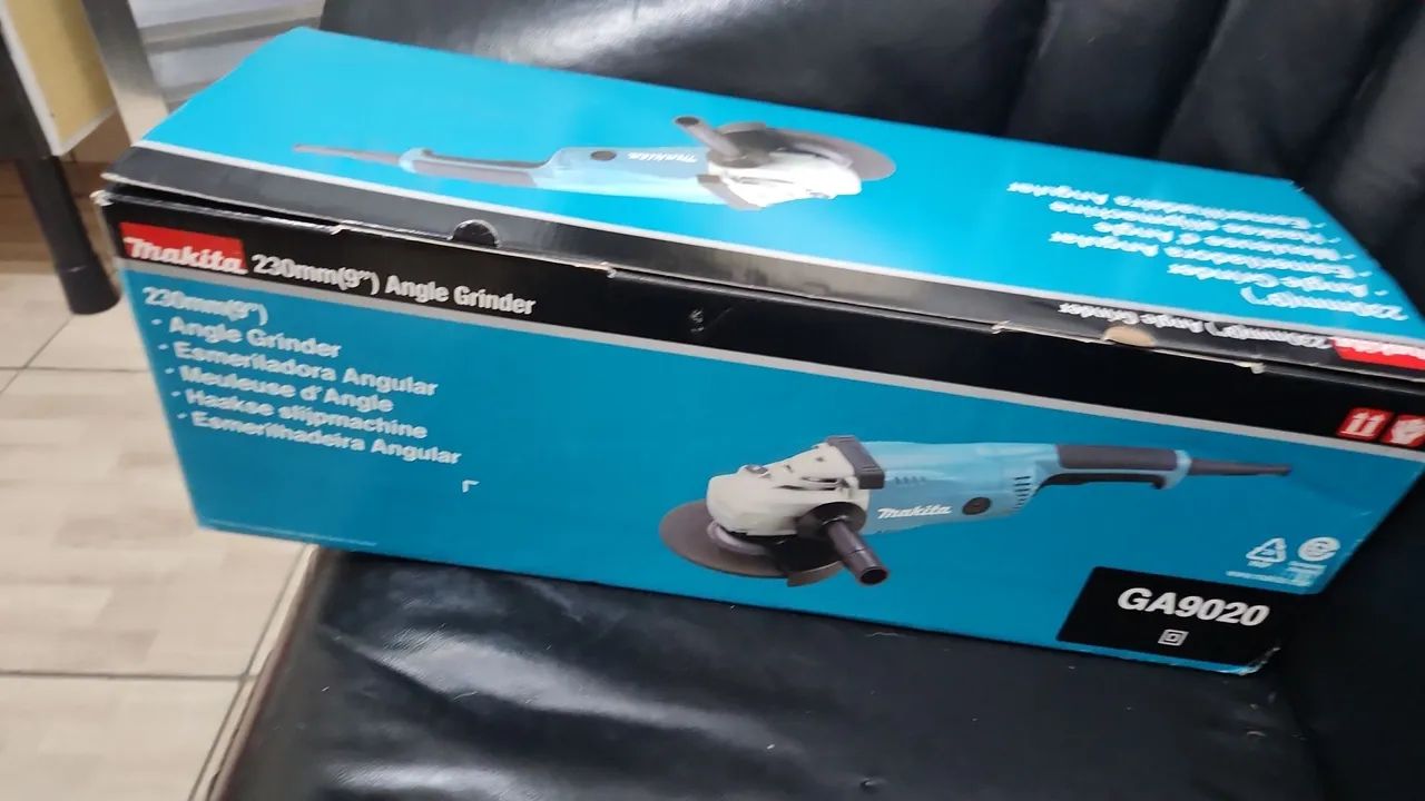 Esmerilhadora Angular Makita 230mm (9'') GA9020