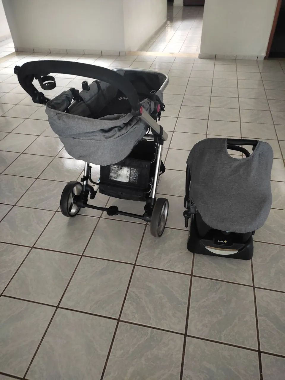 Travel system Safety 1st Mobi trio em bom estado. - Foto 4
