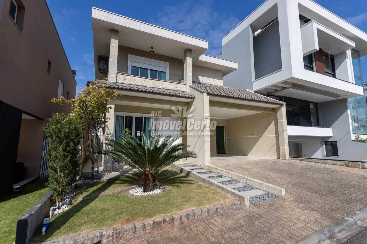 Casa em Condomínio Fechado no Residencial Plaza Madrid, localizado no bairro Neoville, em