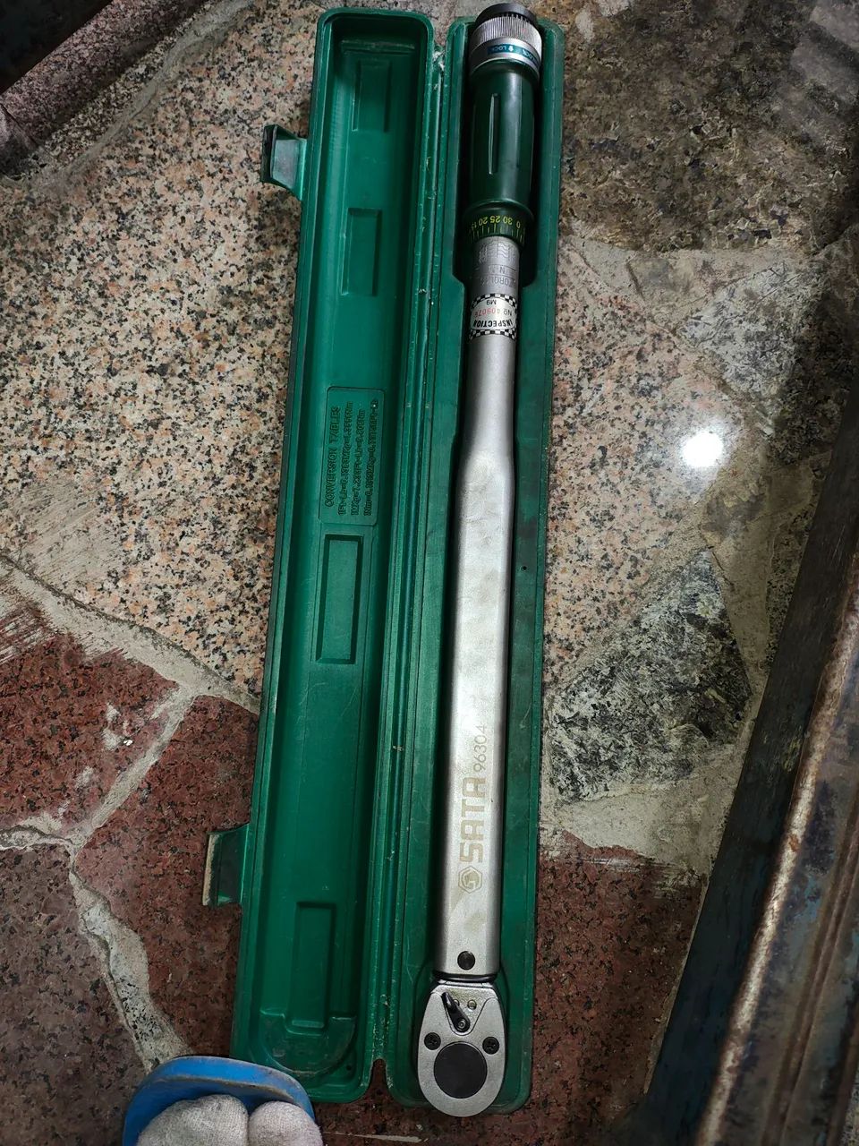 Torquímetro de Estalo com Encaixe de 1/2" 70-350NM ST96304SC - SATA