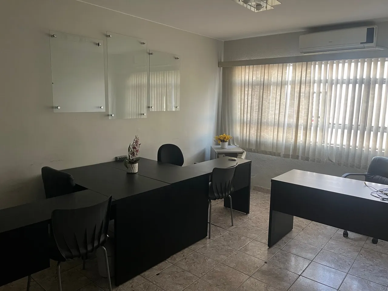 Sala comercial mobiliada