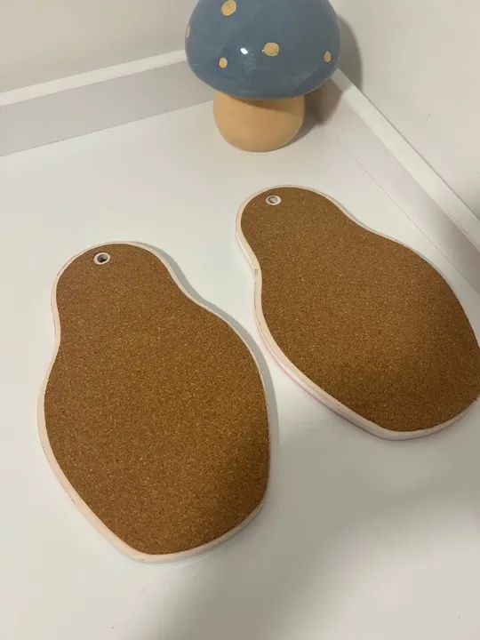 Graciosa placa em porcelana no formato de boneca russa Matrioska - Foto 5