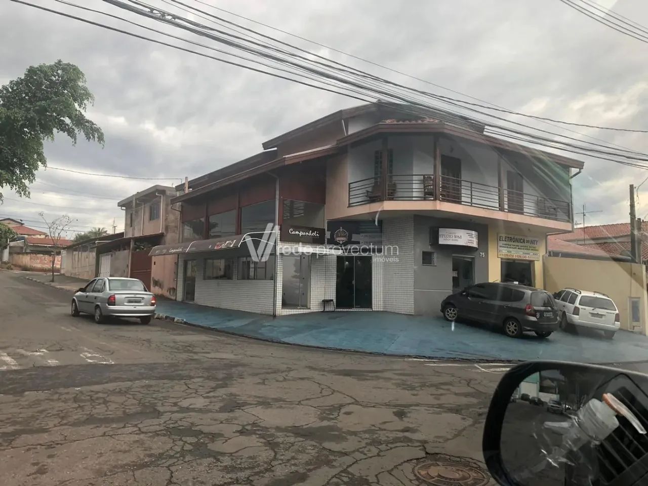 Prédio a venda de esquina em Sumaré SP.