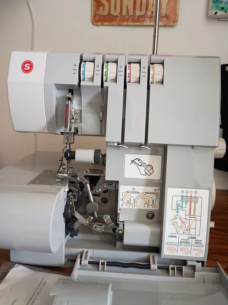 Máquina de Costura Singer overloque Heavy daty 14HD854 - Foto 4