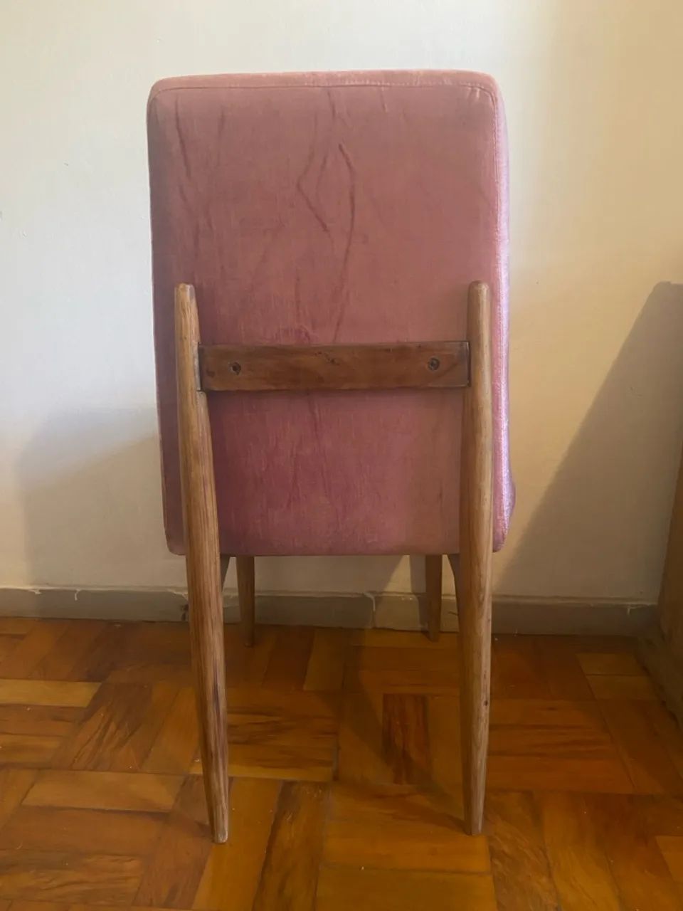 Cadeira Vintage em Veludo Rosa - Foto 2