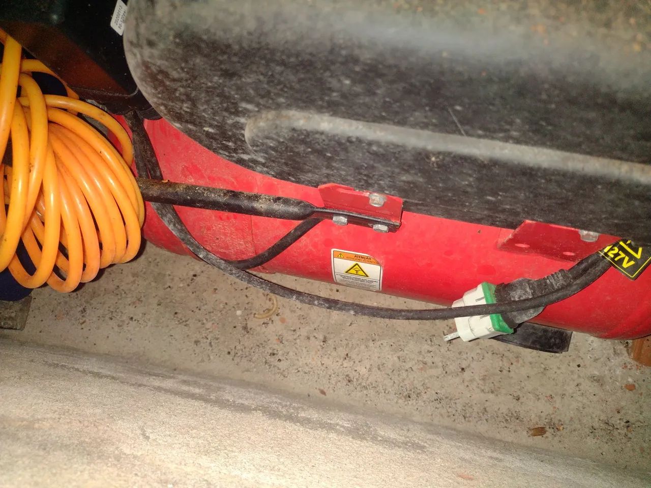Vendo Compressor funcionando perfeitamente. 64290859824131124