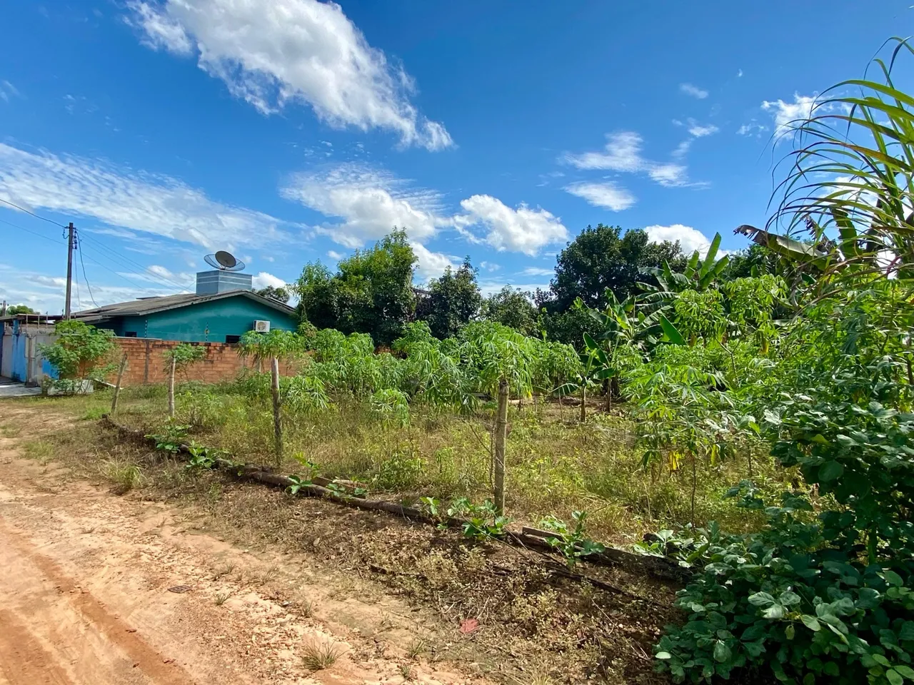 Terreno 12x30m. Rua com drenagem. Perto do Hospital.