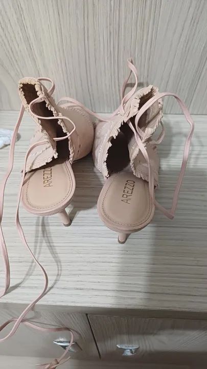 Sandália Arezzo 36 rosa com detalhes em renda - Foto 4