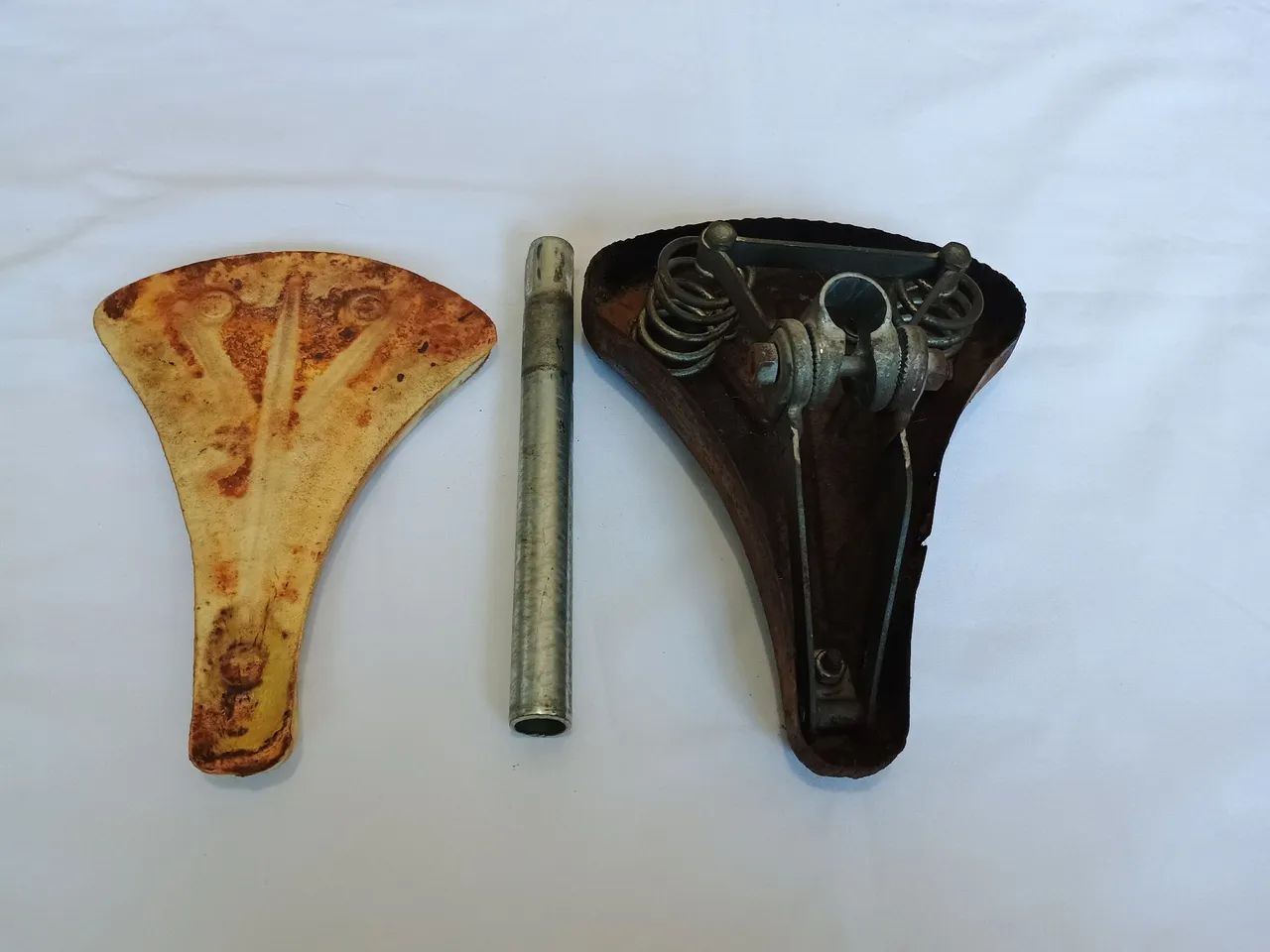 Selim Antigo para Bicicleta para restauro  - Foto 2