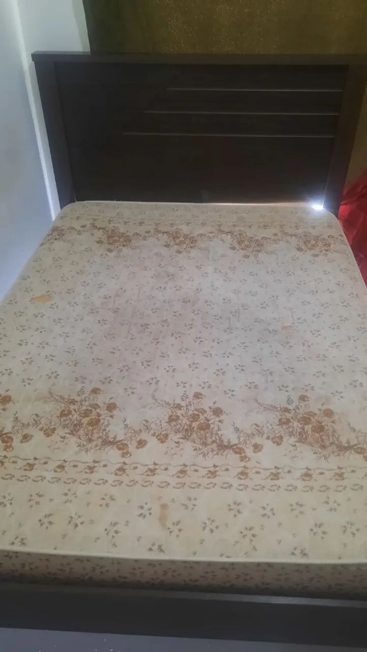 Double bed with mattress64276673470337121