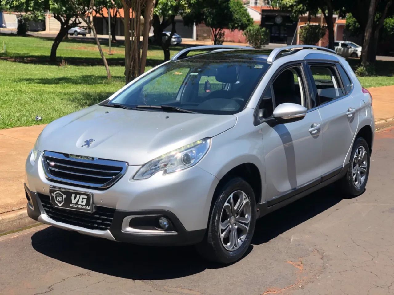 PEUGEOT 2008 1.6 16V FLEX GRIFFE 4P AUTOMÁTICO PRATA 2017 - Foto 2