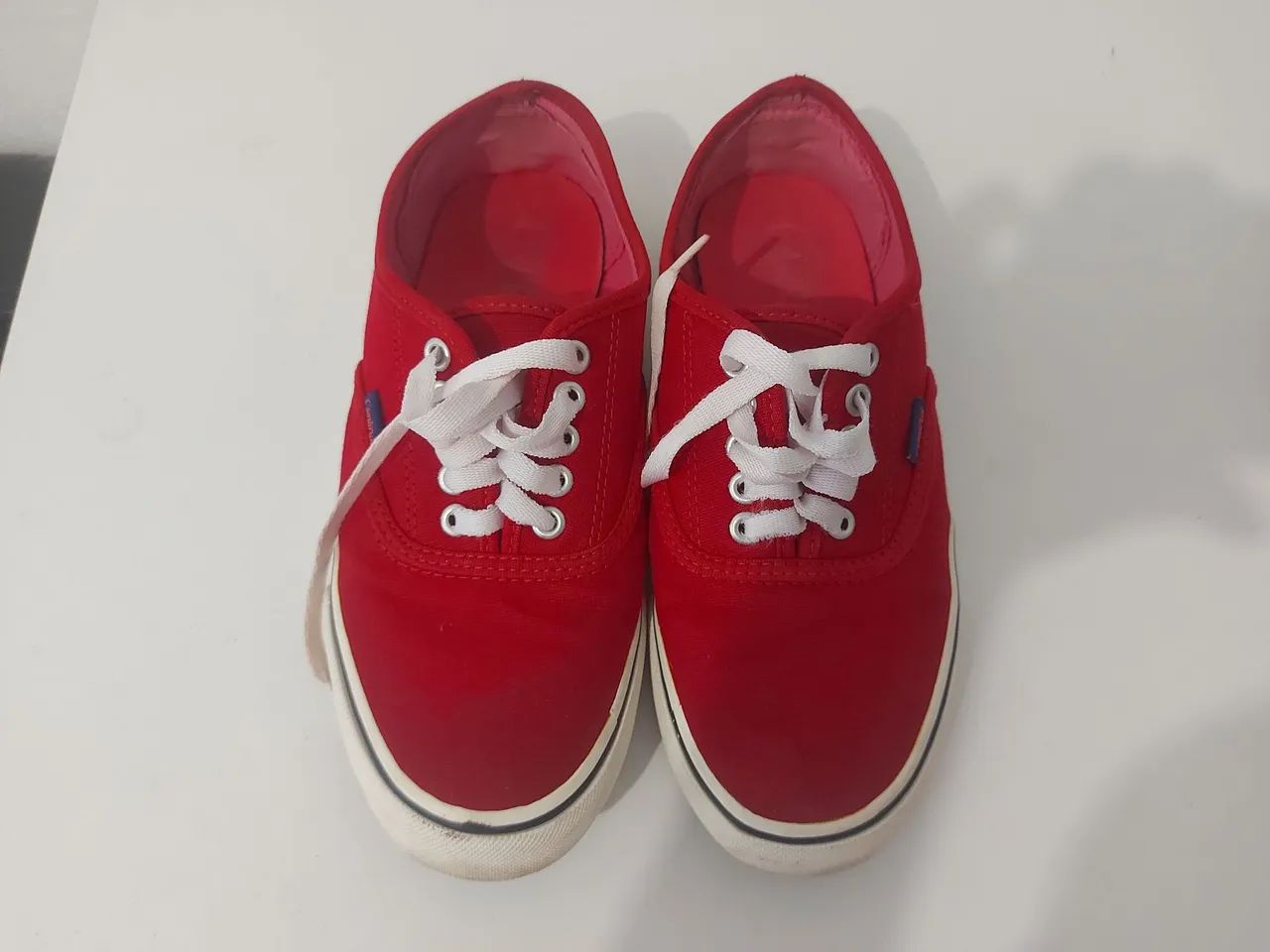 Tênis vermelho da Capricho - estilo Vans