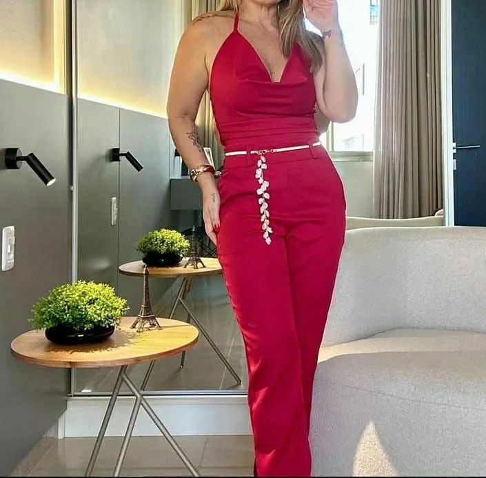 Conjunto de calça e croped alfaiataria.