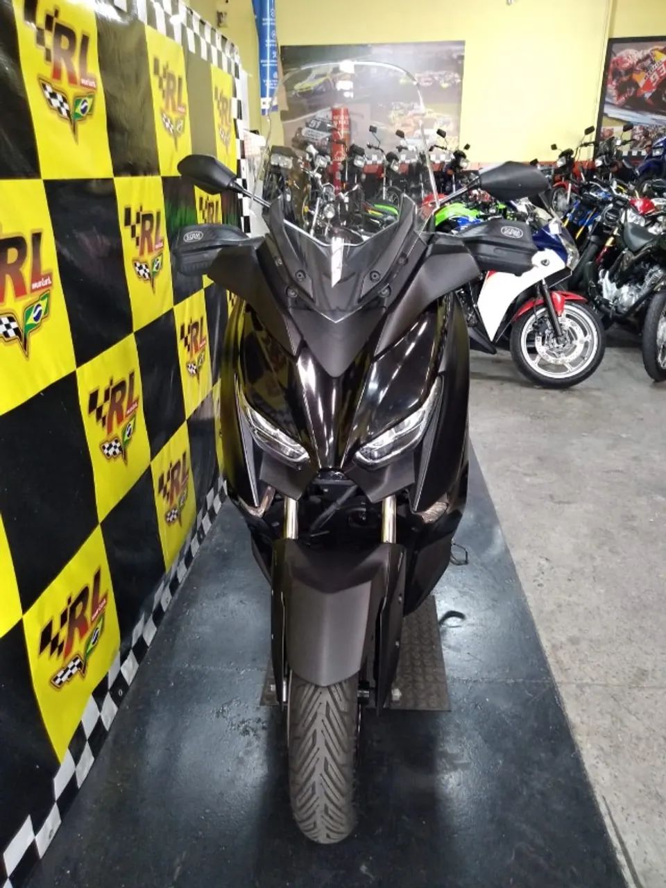XMAX 250 2022 - Foto 3