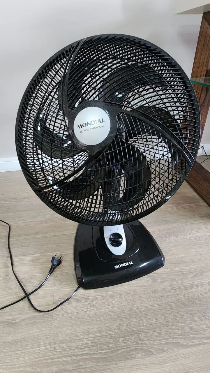 Ventilador de Mesa Mondial Black Premium 40cm