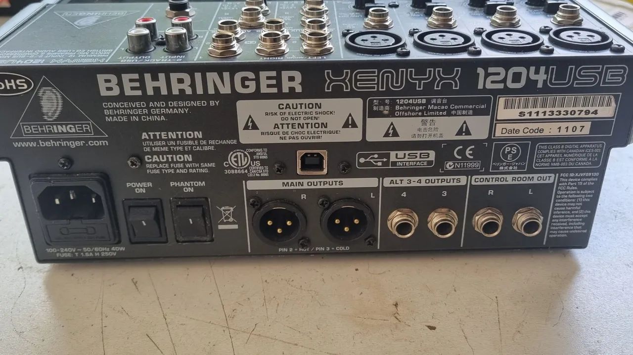 Mesa Behringer 1204 USB  - Foto 2