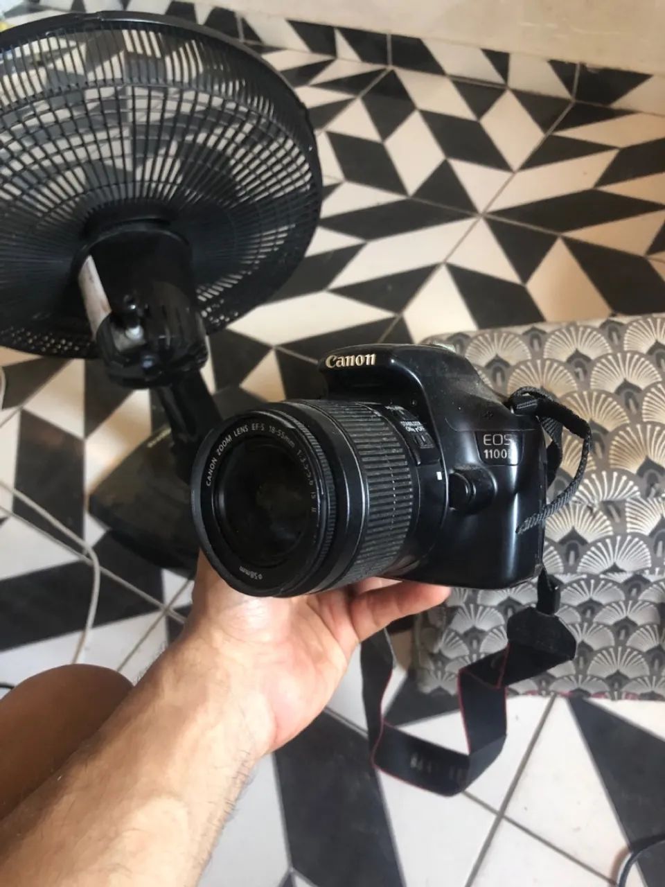 CANON EOS1100D pra vender logo