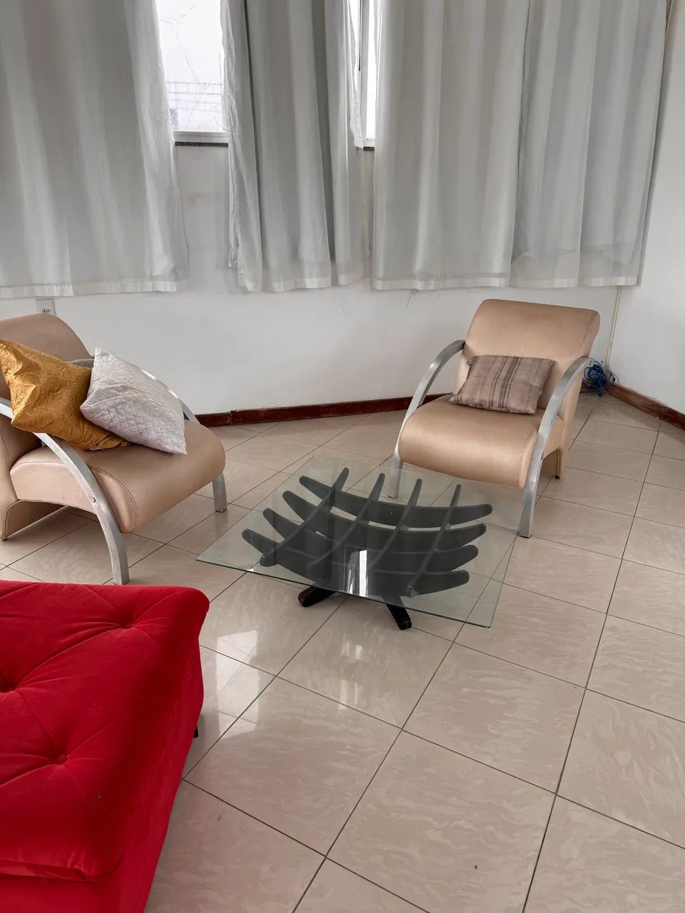 Sofá cama e 2 cadeiras e mesa de centro64529926454146121