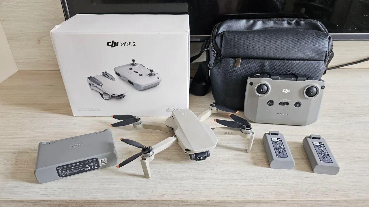 DJI Mini 2 Fly More Combo - Drone 4K | Impecável + Acessórios - R$ 2.700