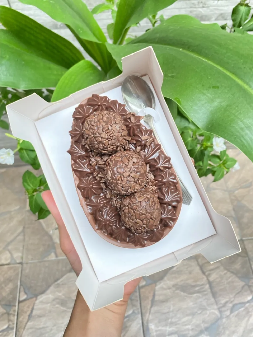 Ovo de colher brigadeiro