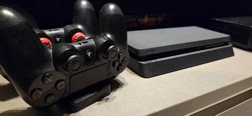 Play Station 4