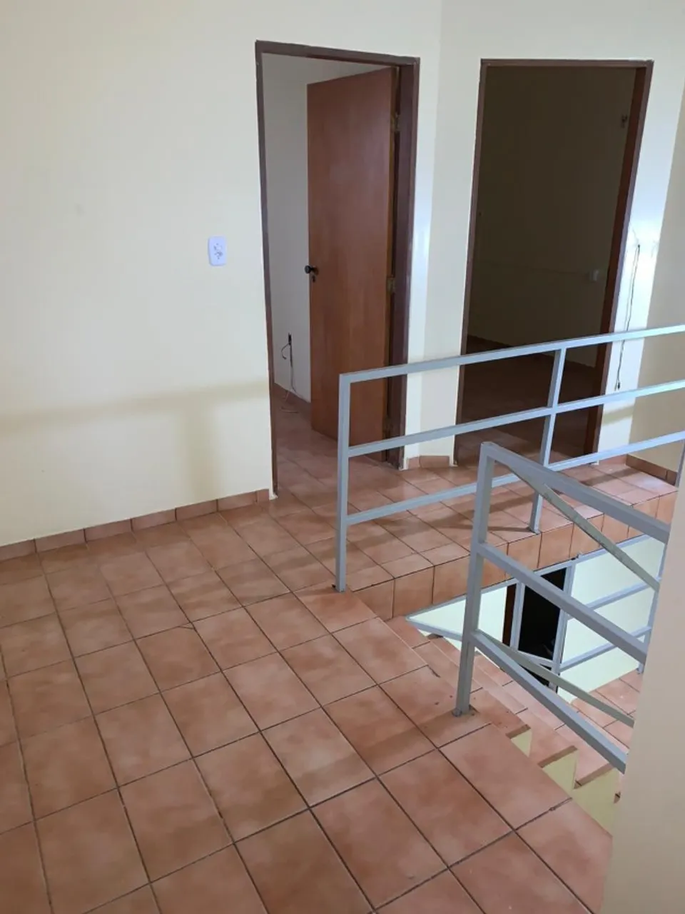 ALUGO CASA COM 3 QUARTOS NA QNA 36