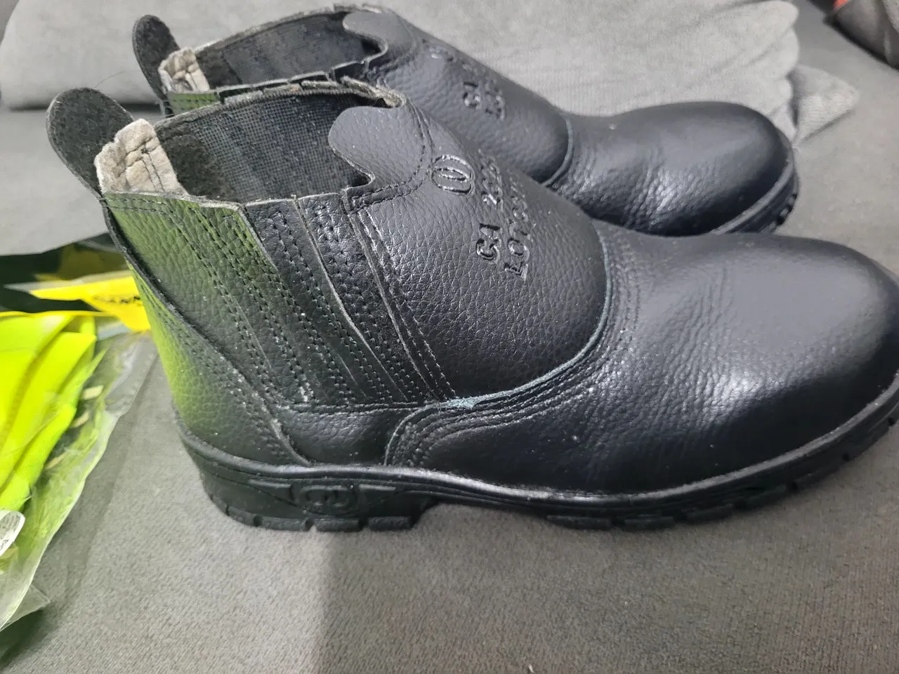 Botas de Segurança Couro Cano Curto