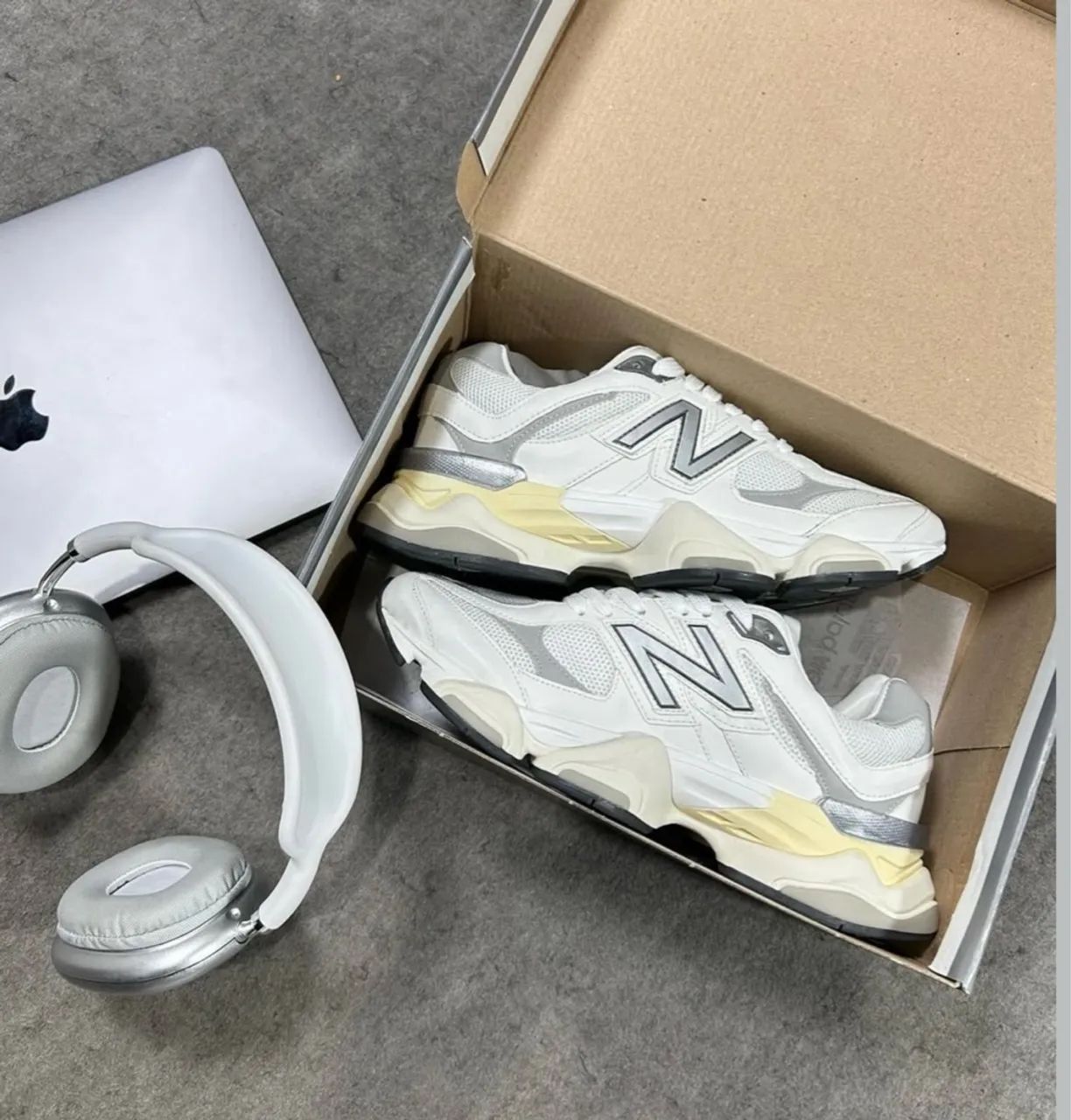 Tênis New Balance 9060
