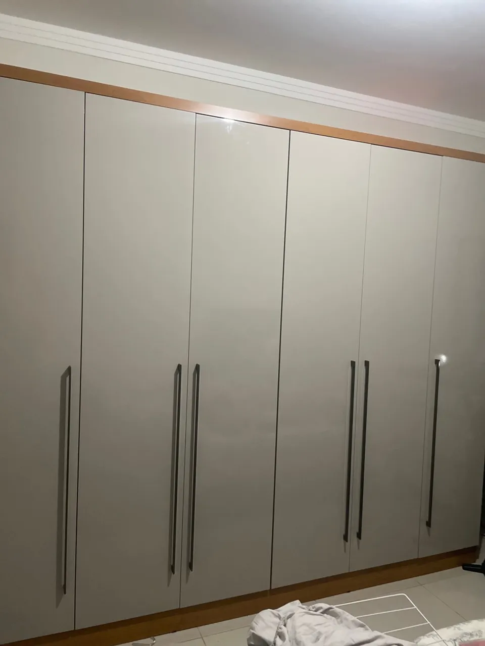 Guarda-Roupa casal 6 portas 8 gavetas
