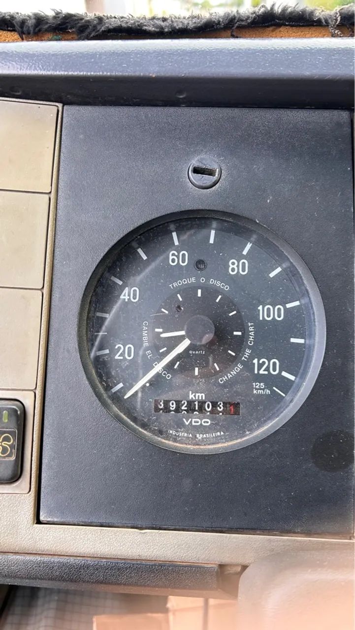 Mercedes 710 Ano 2000 com Baú de 4,50mts - Foto 10