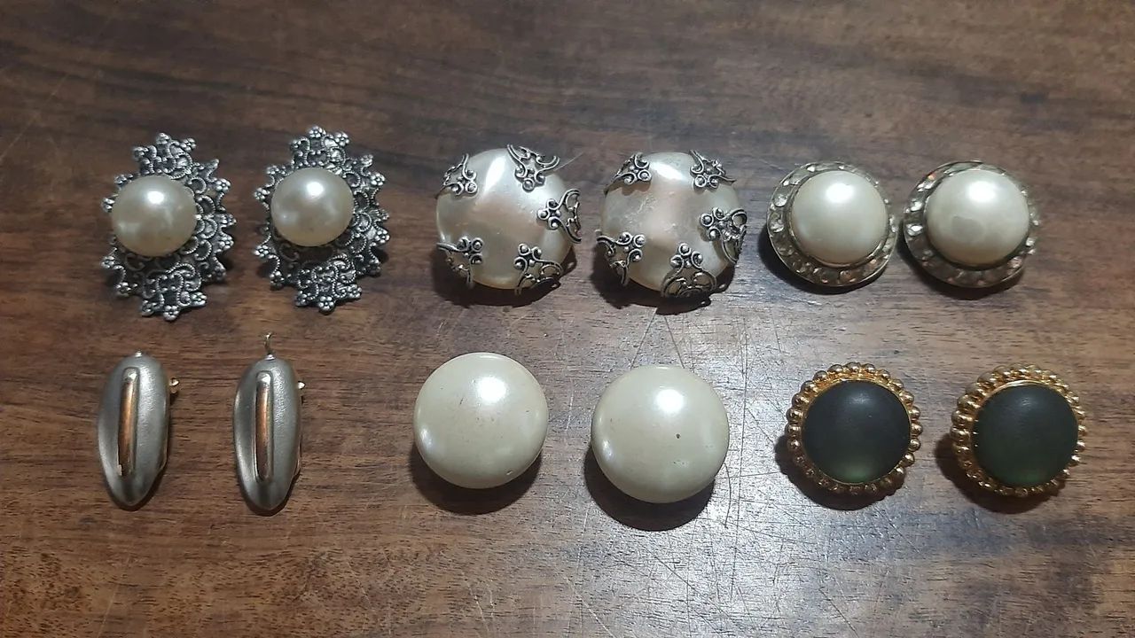 Conjunto Broches, Brincos e Aneis antigos  - Foto 2