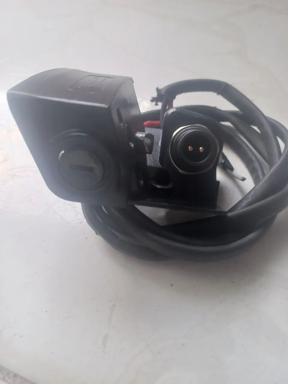 Trava de bateria com conector para bicicleta elétrica lev cruiser