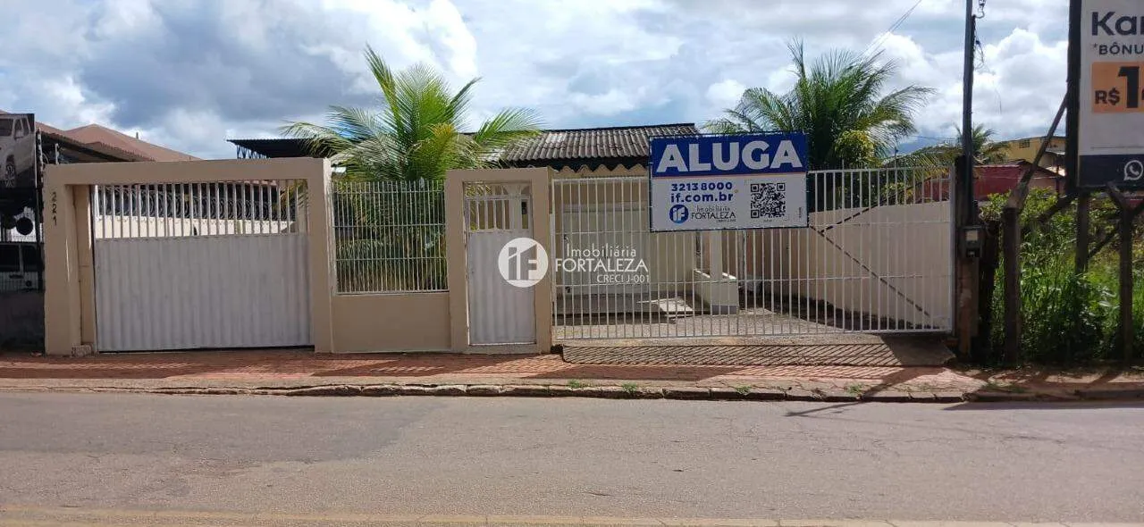 Casa Comercial para aluguel, 3 quartos, 1 suíte, Bosque - Rio Branco/AC