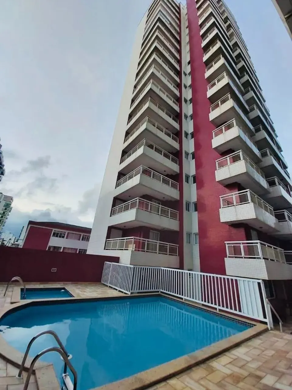 Apartamento à venda em Praia Grande-SP, bairro Ocian: 1 quarto, 1 sala, 1 banheiro, 1 vaga
