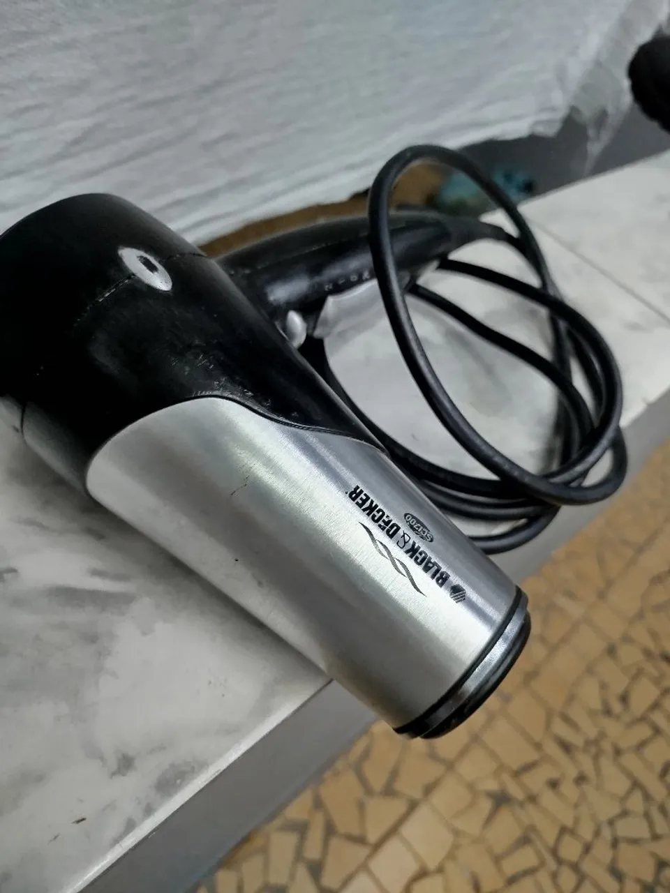 Secador de Cabelo Black&Decker SC1700 apenas r$ 40