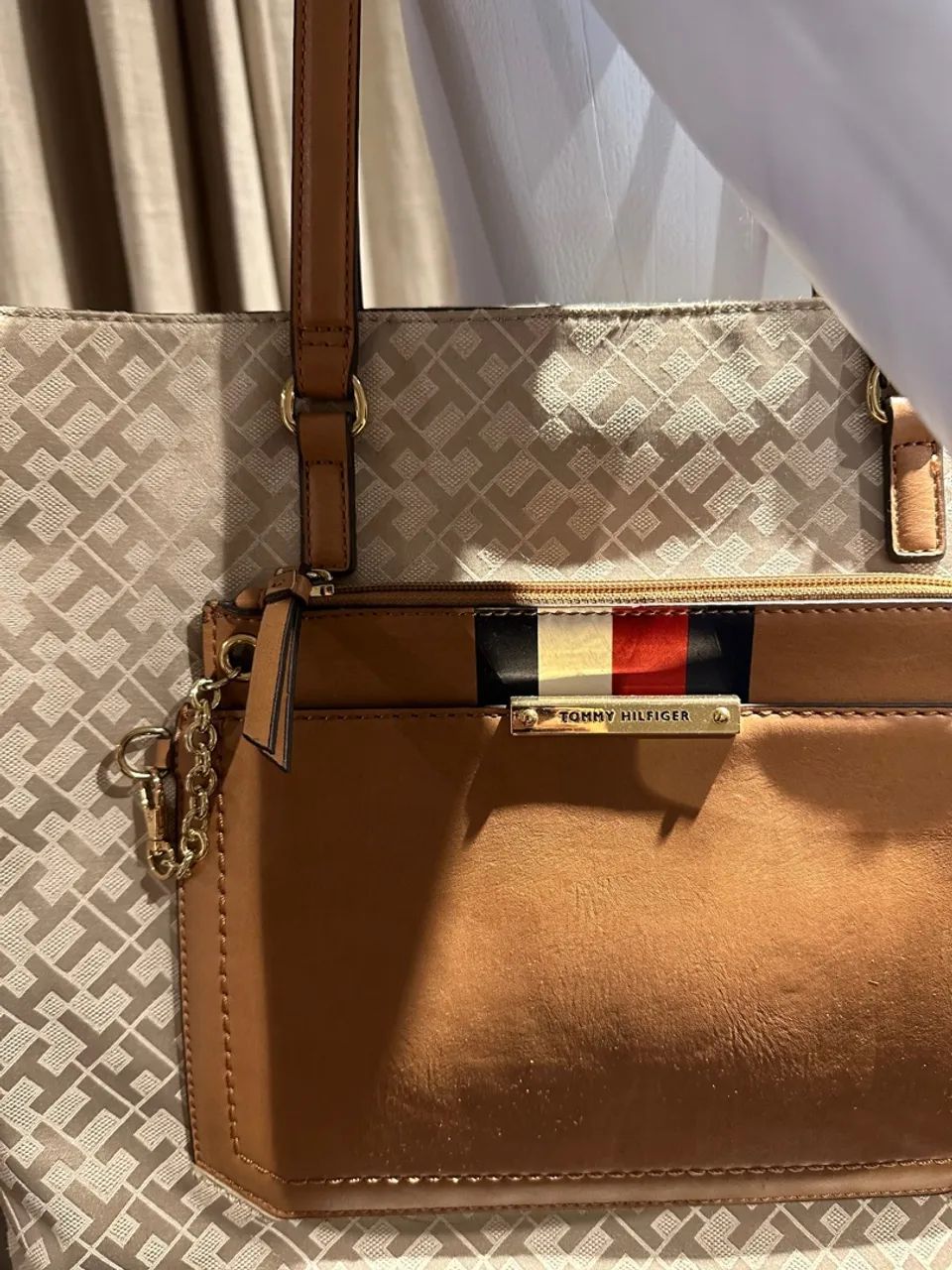 Bolsa Tommy Hilfiger Bege - Foto 4