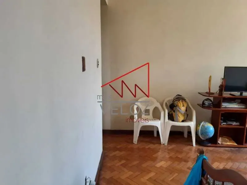 Amplo Quarto e sala no Catete
