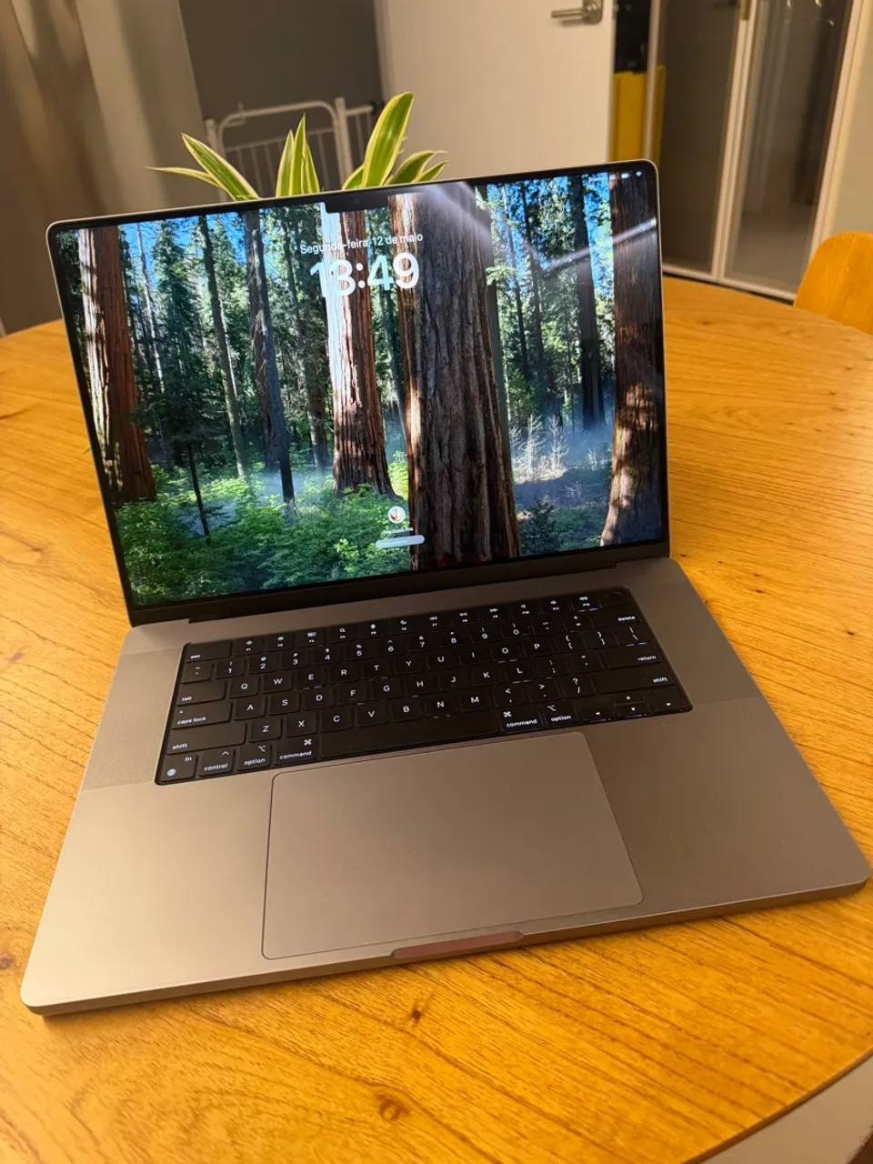 MacBook Pro 16 M2 512gb