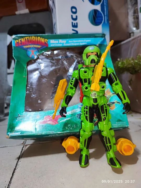 Boneco Max Ray Centurions na cx