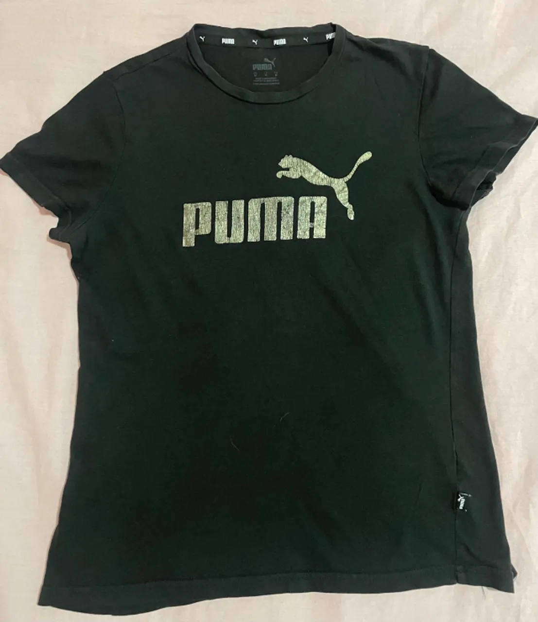 Camiseta Puma Feminina - Essentials Logo - Preta