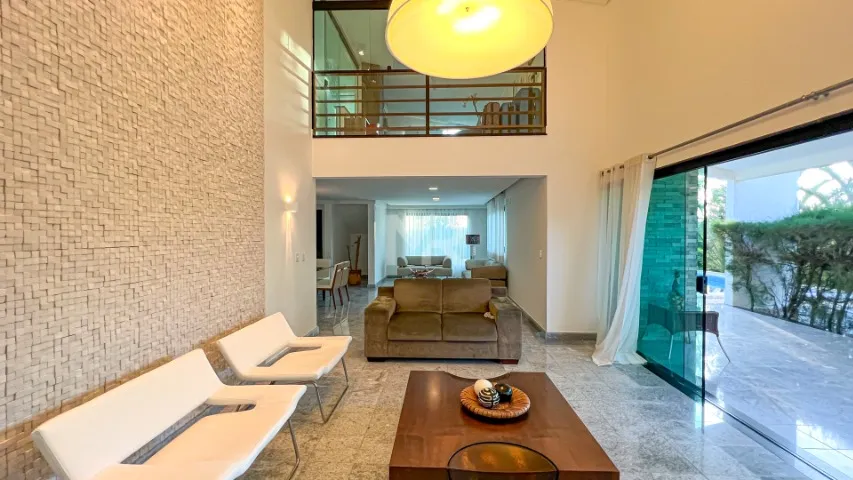 Vende/Aluga - Casa no Nações Privê - 3 suítes Home Office Piscina