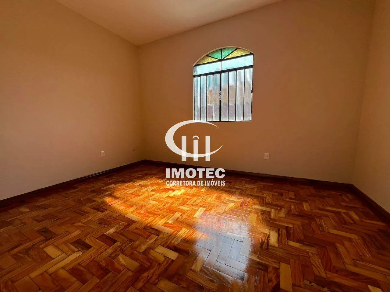 APARTAMENTO PARA ALUGUEL SALA, COPA, 02 QUARTOS, 01 VAGA - BAIRRO APARECIDA - BH/MG