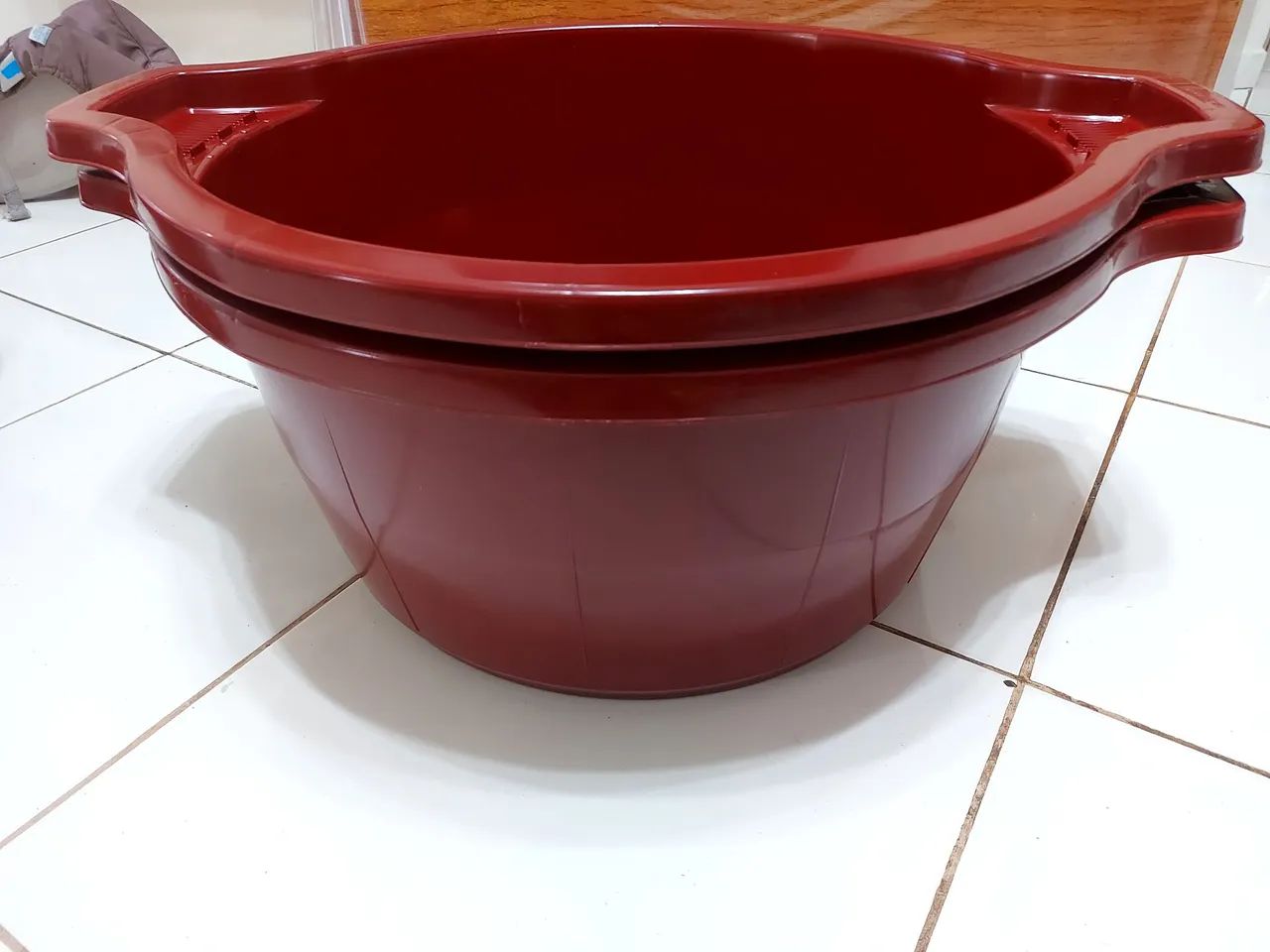  Bacias Plásticas Vermelha e Azul 90 litros - Foto 4
