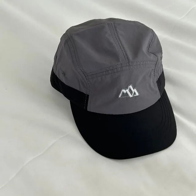 boné 5 panel nylon cinza/preto com regulador elástico 