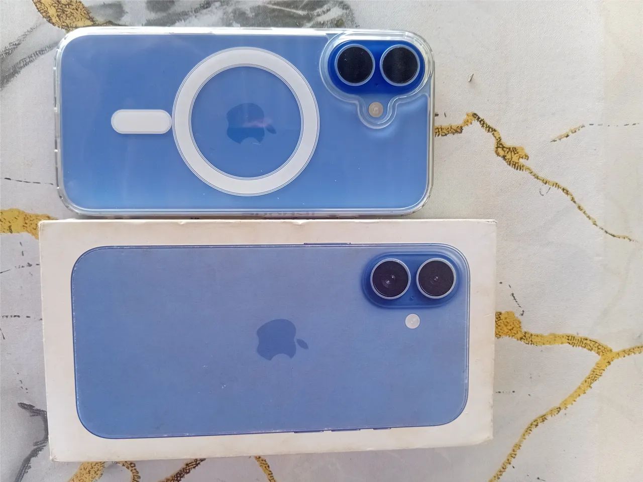 Vendo iPhone 16 azul